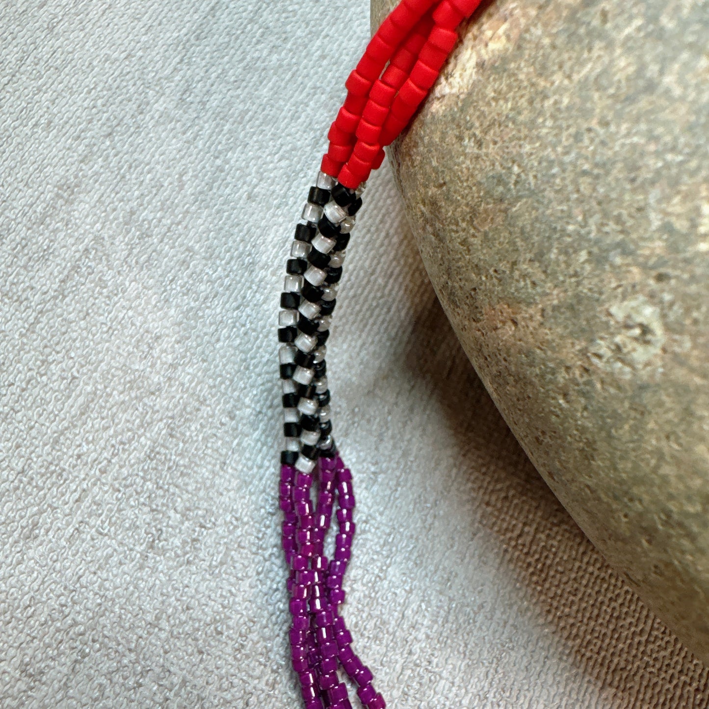 C056 Collar Colorín Punk