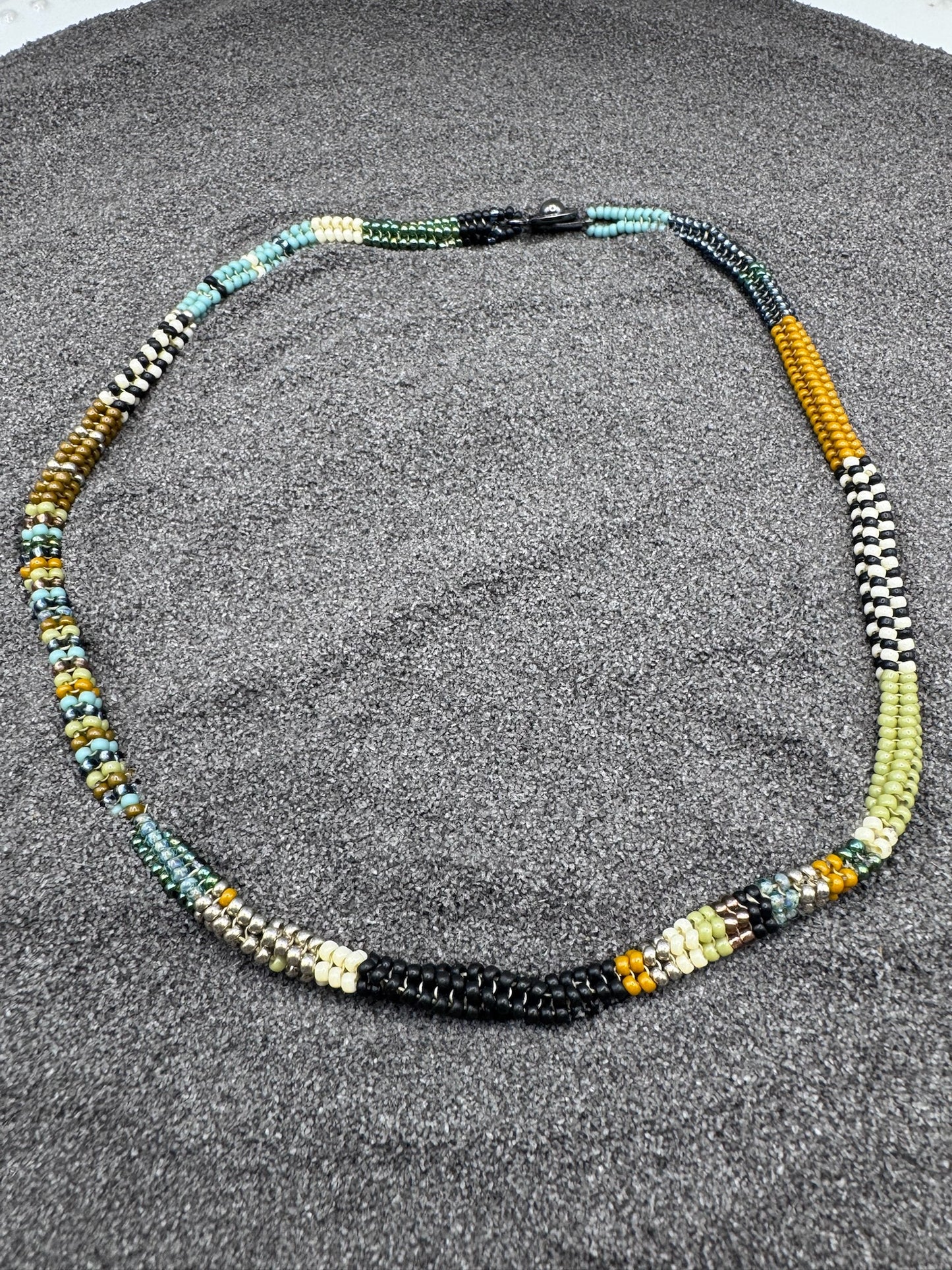 C17 Collar Raíz Cálida