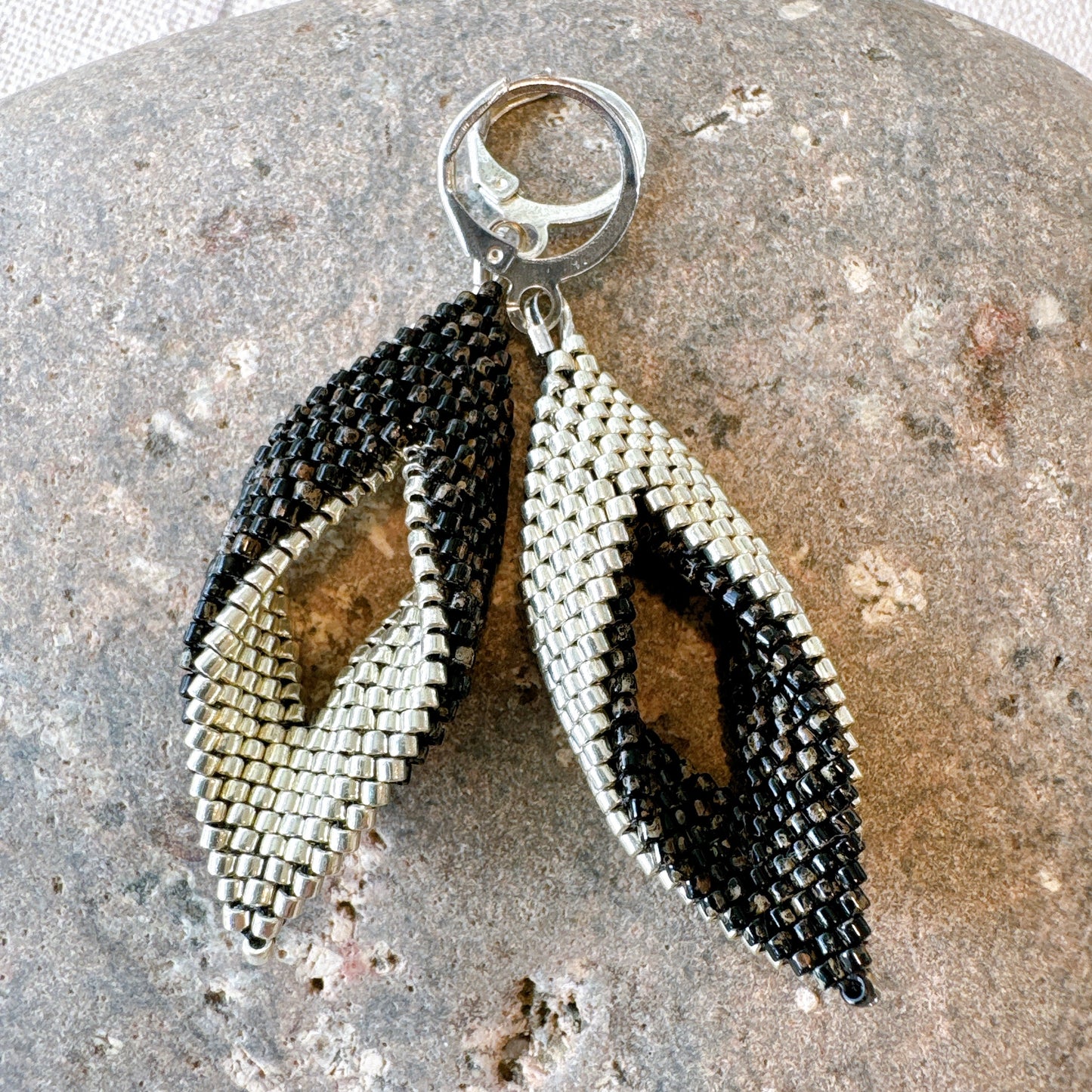 E058 Aros Claro oscuro