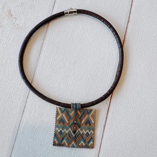 C013 Collar Pulso Terroso