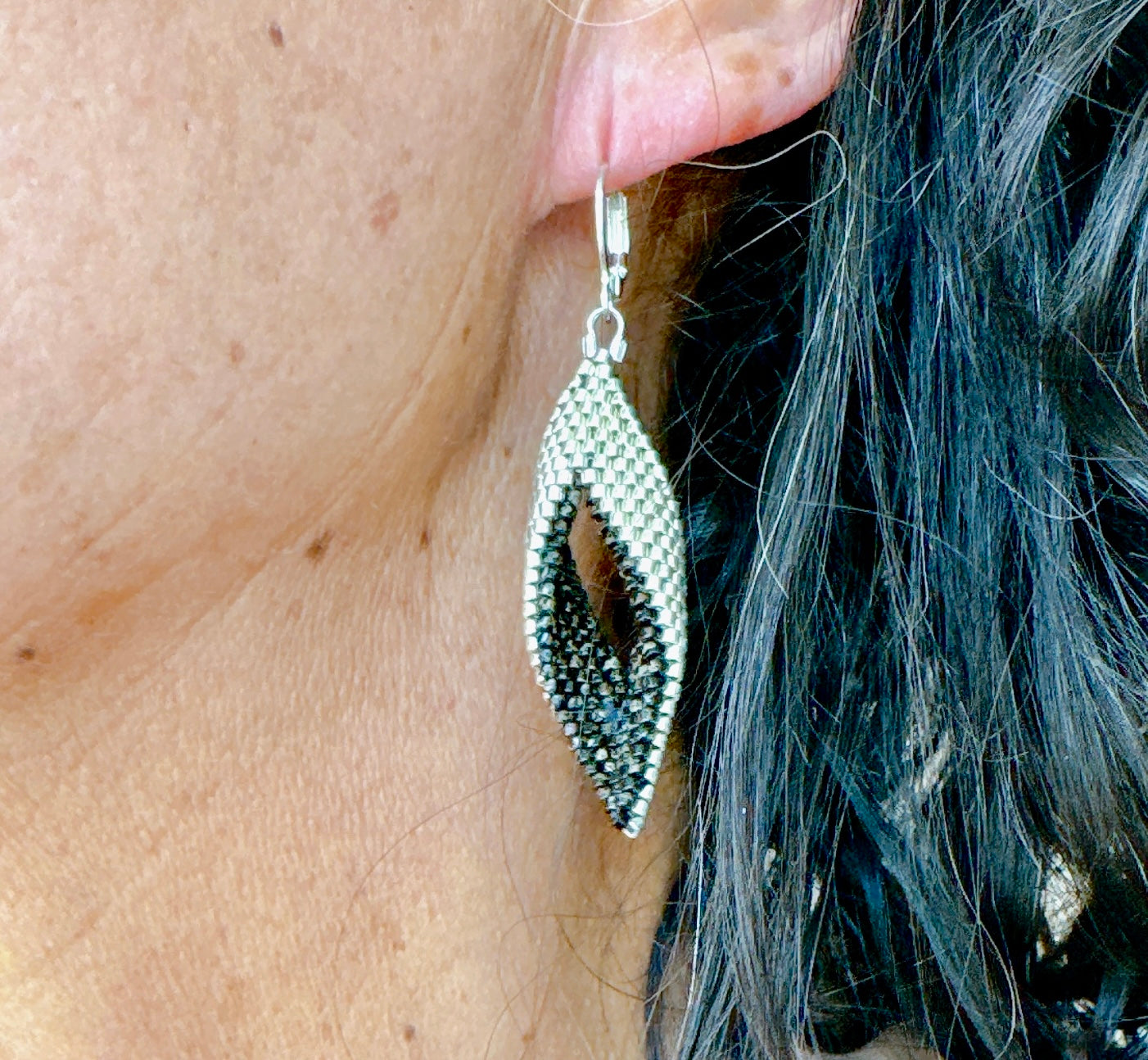 E058 Aros Claro oscuro