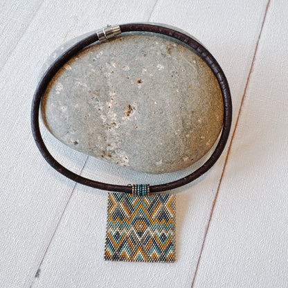 C013 Collar Pulso Terroso