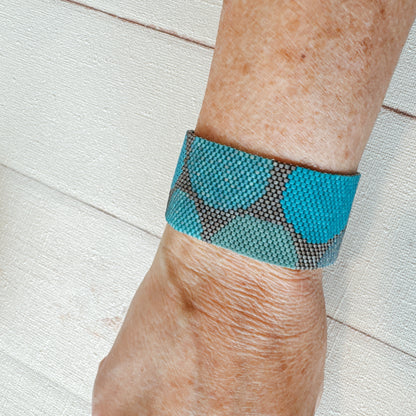 P123 Pulsera Geometría Flotante