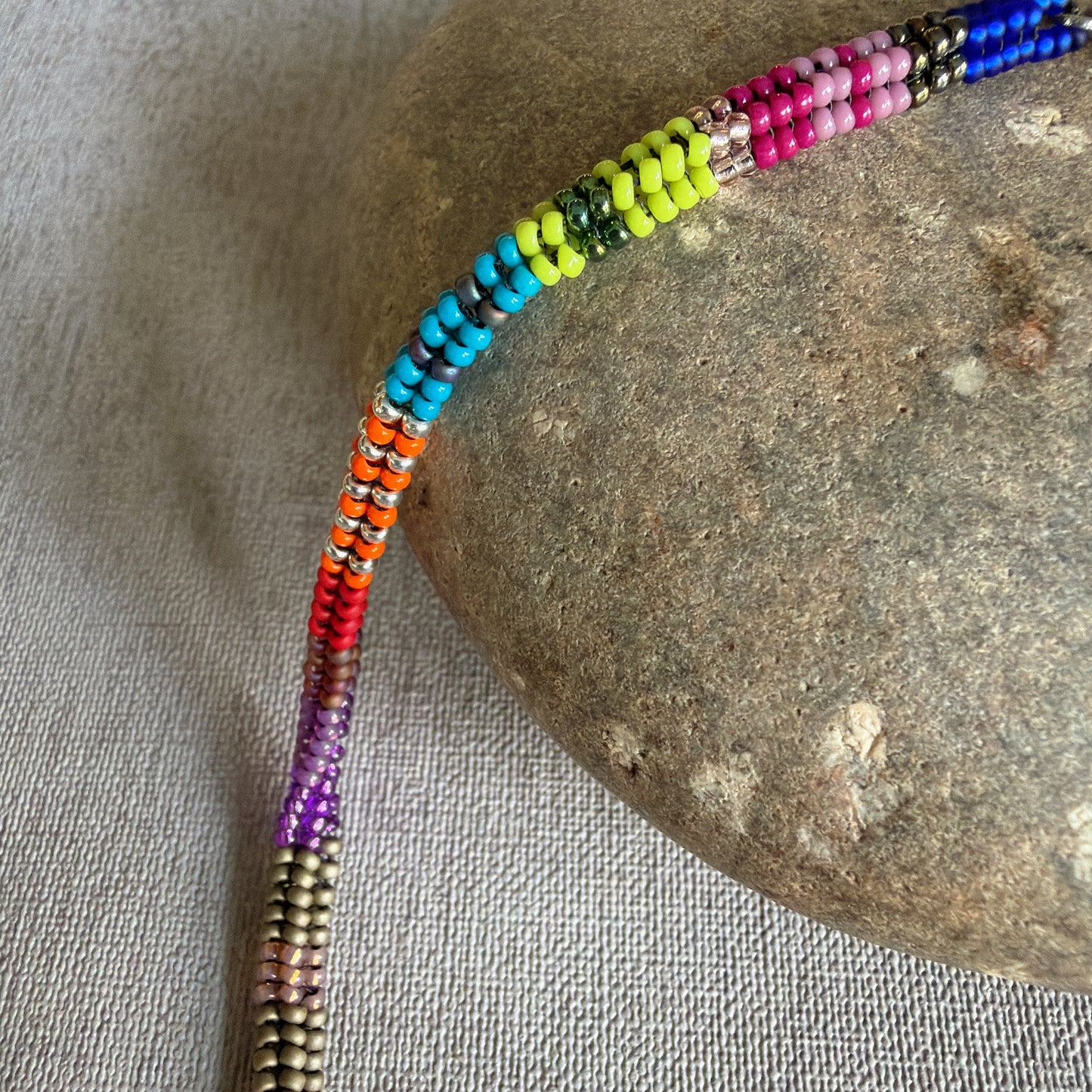 C067 Collar Trama Alegre