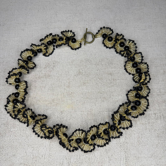 C060 Collar Danza Latente