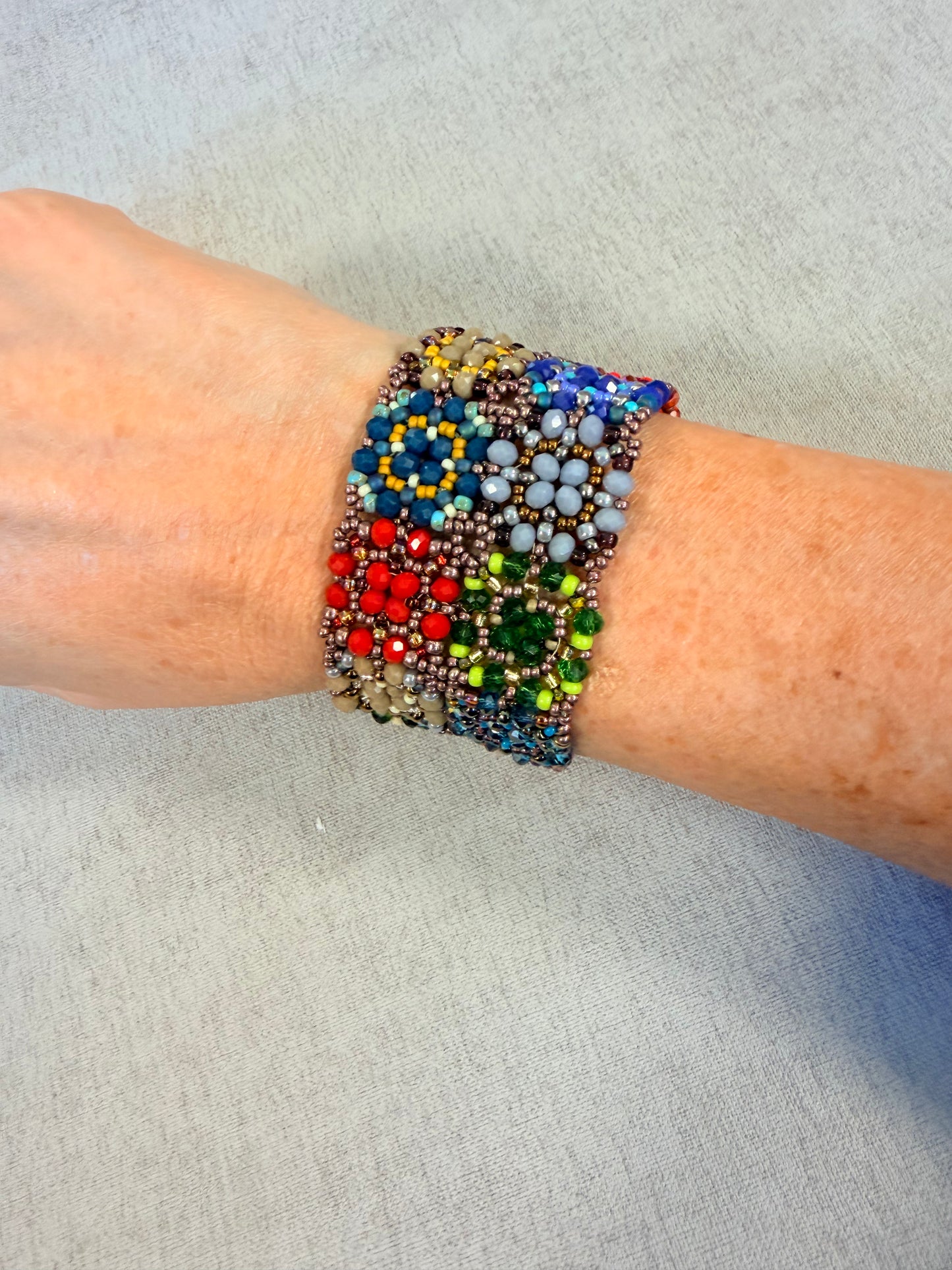 P152 Pulsera Estallido Floral