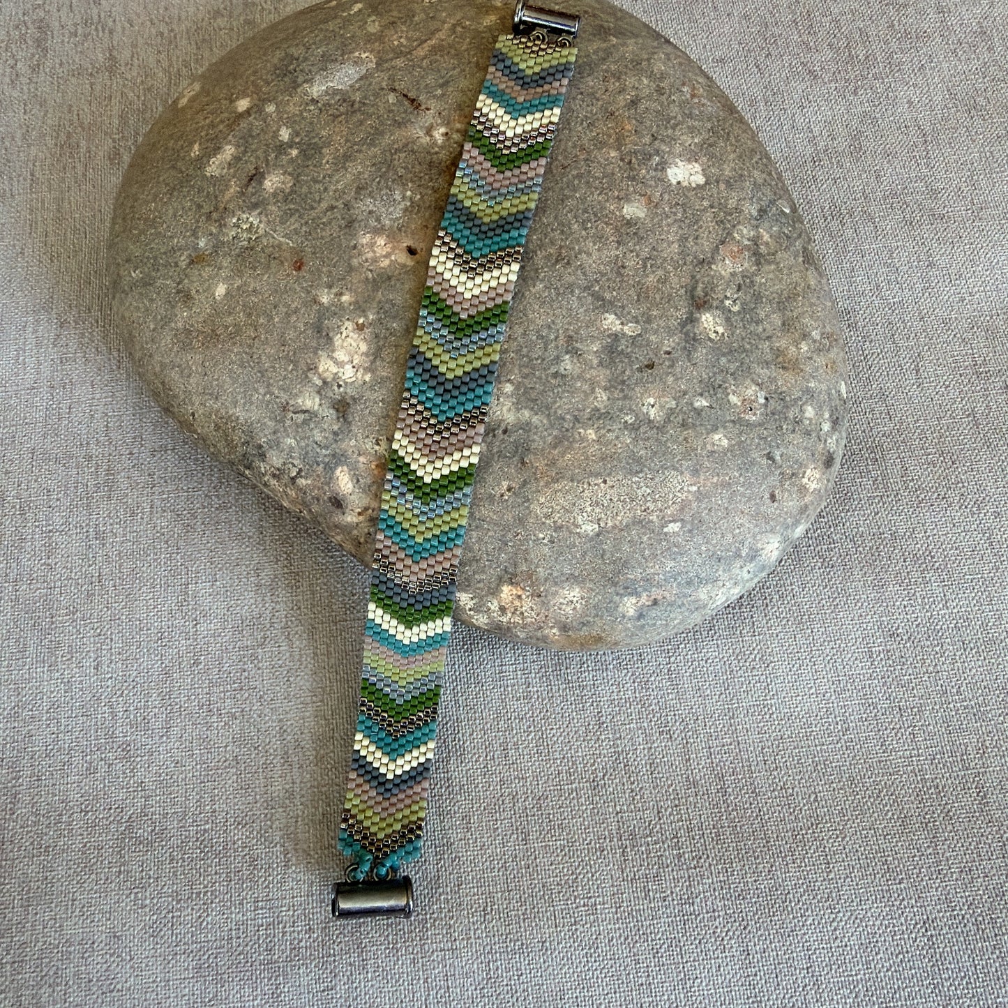 P186 Pulsera Zig Zag Calmado
