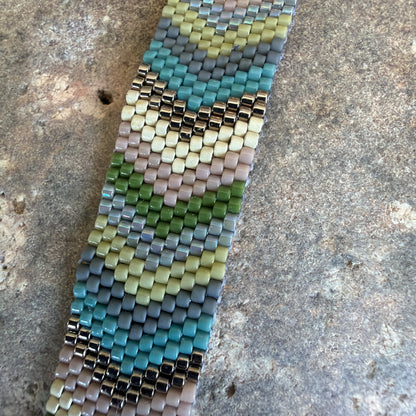 P186 Pulsera Zig Zag Calmado