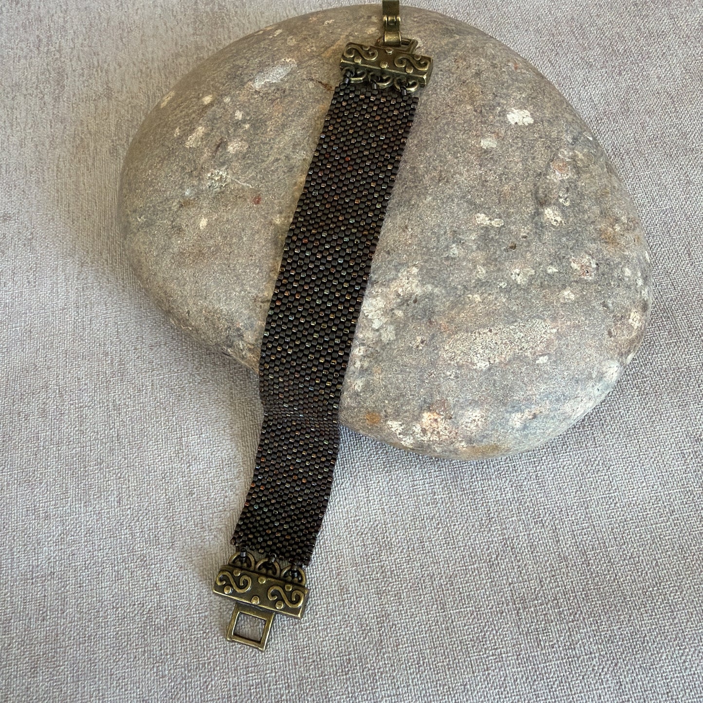 P185 Pulsera Tierra Escondida