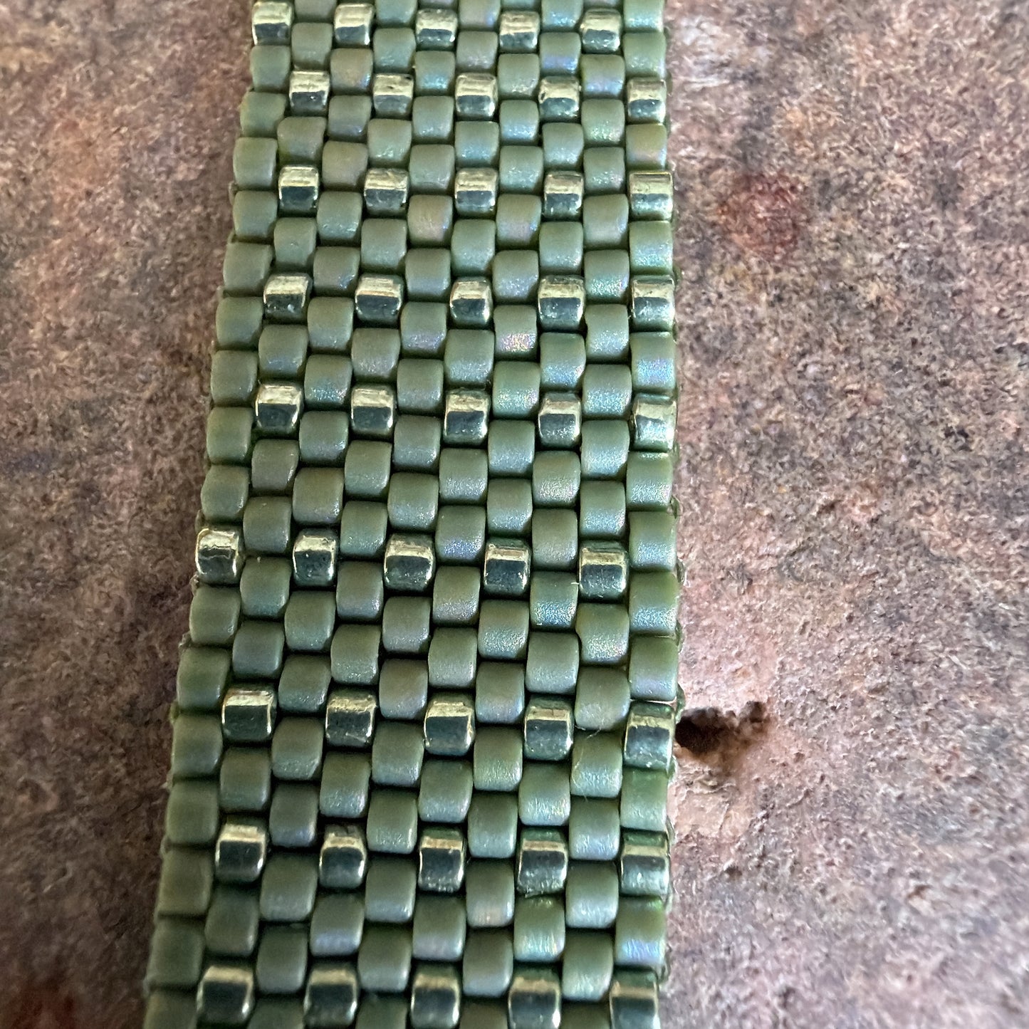 P194 Pulsera Verde Sigiloso