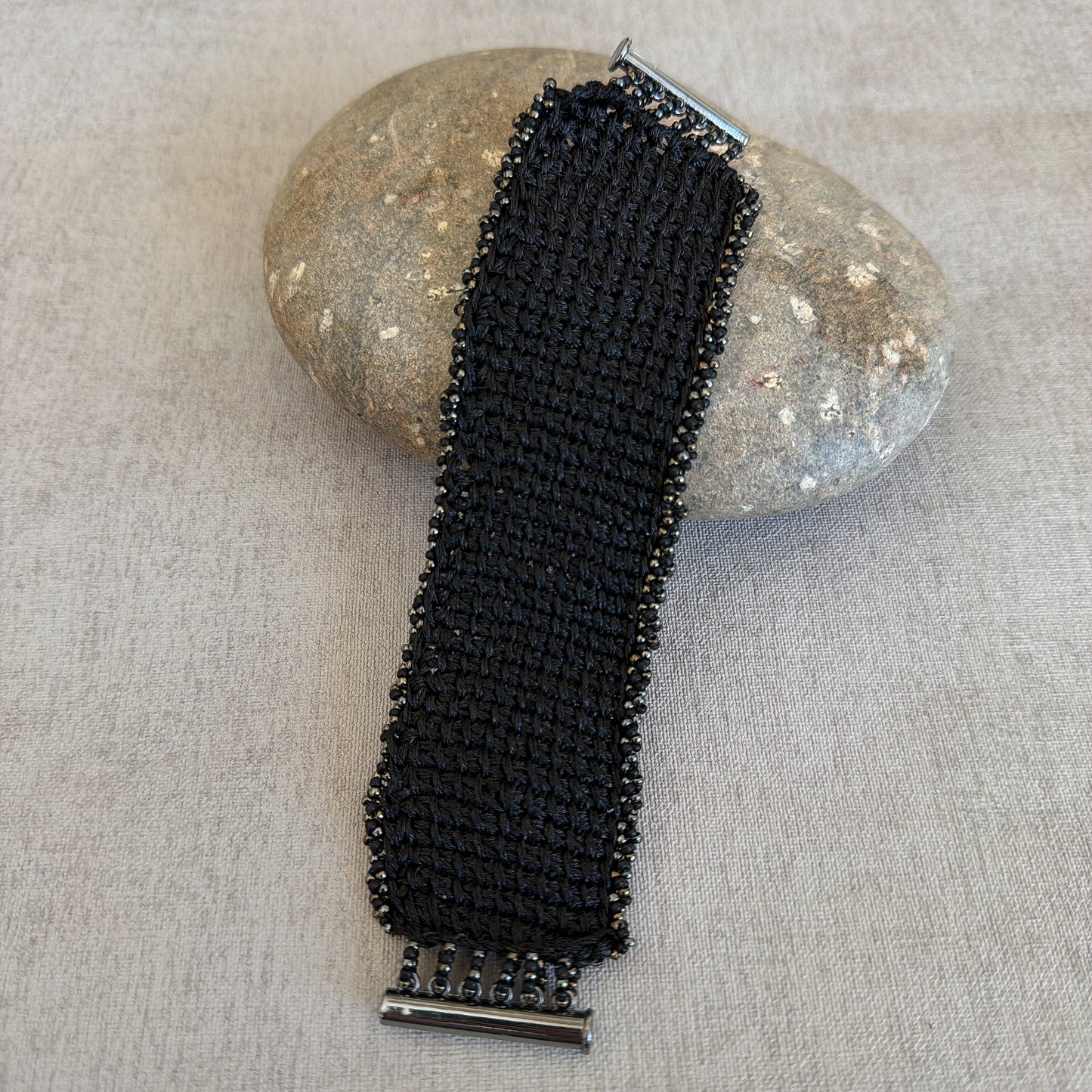 P196 Pulsera Negro Textil