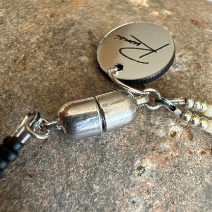 C049 Collar Olivo Negro