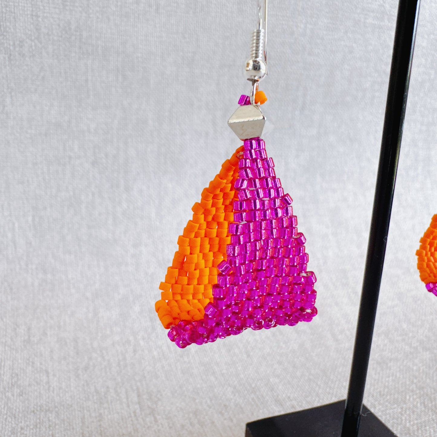 E071 Aros Llama Prisma