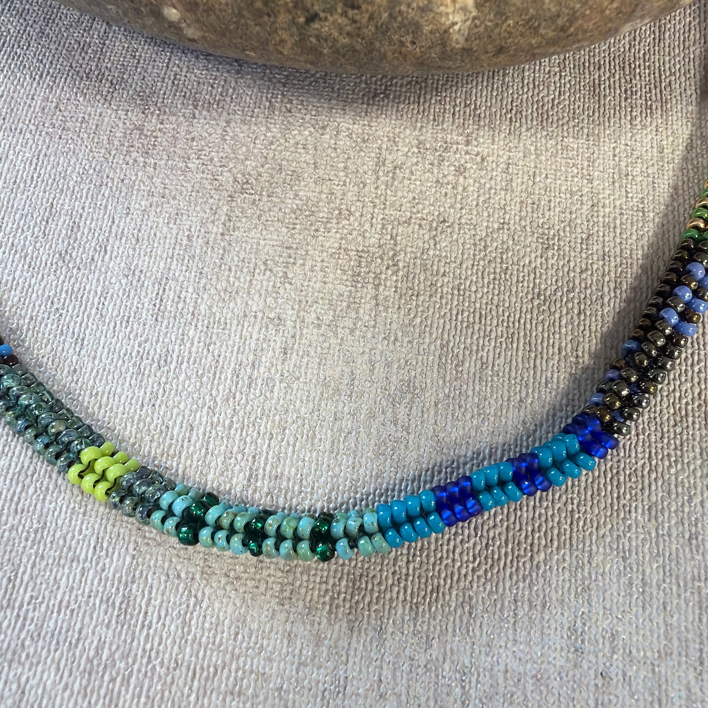 C063 Collar Trama Silvestre