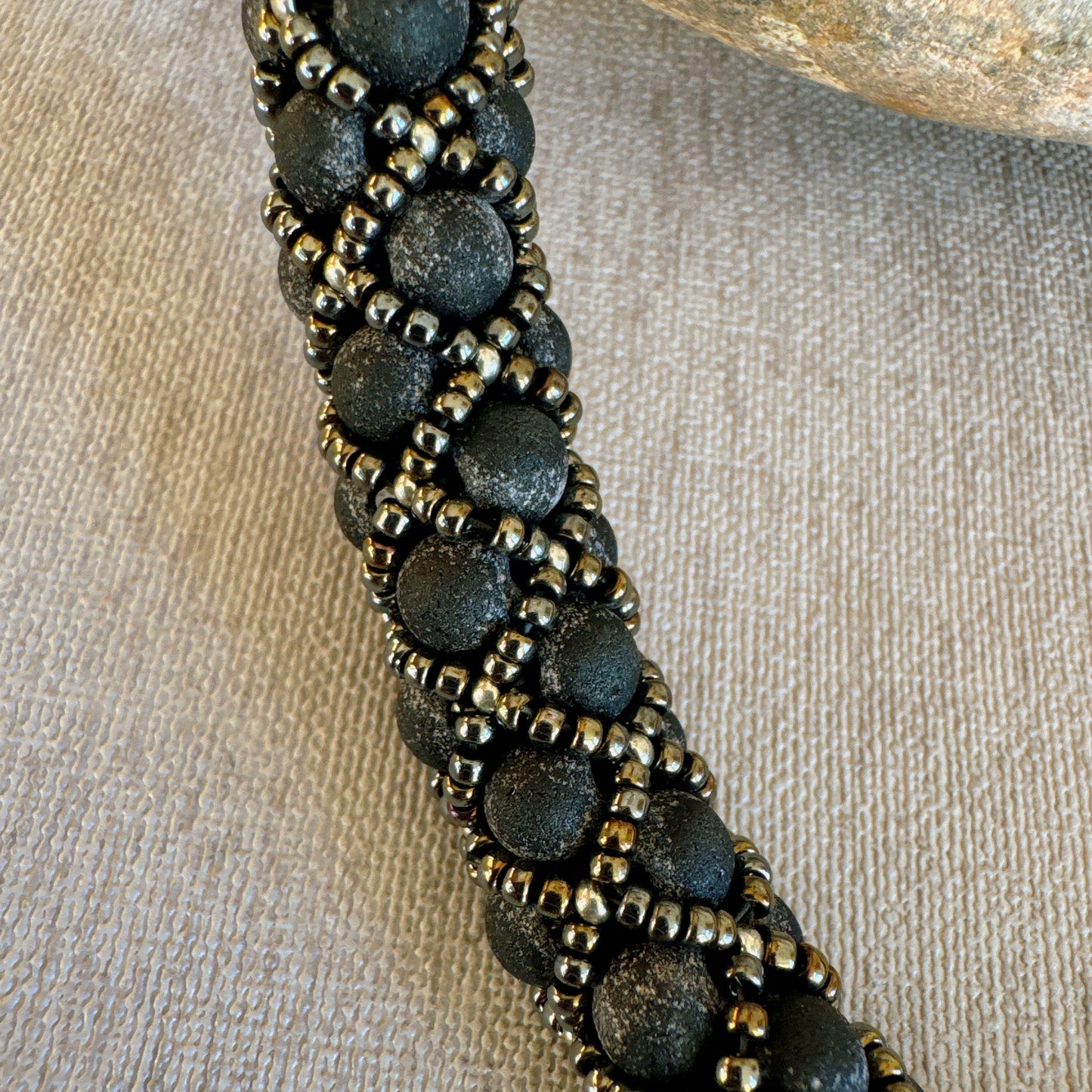 C051 Collar Camino Volcánico