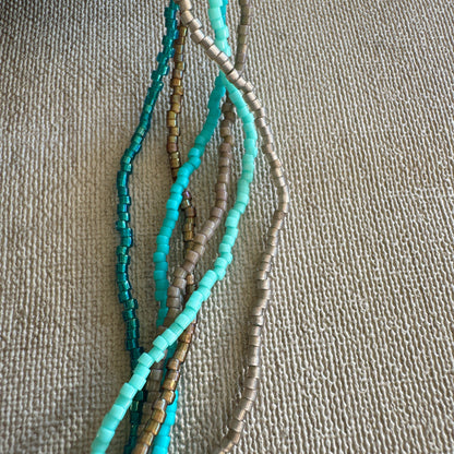 C052 Collar Marea Enlazada