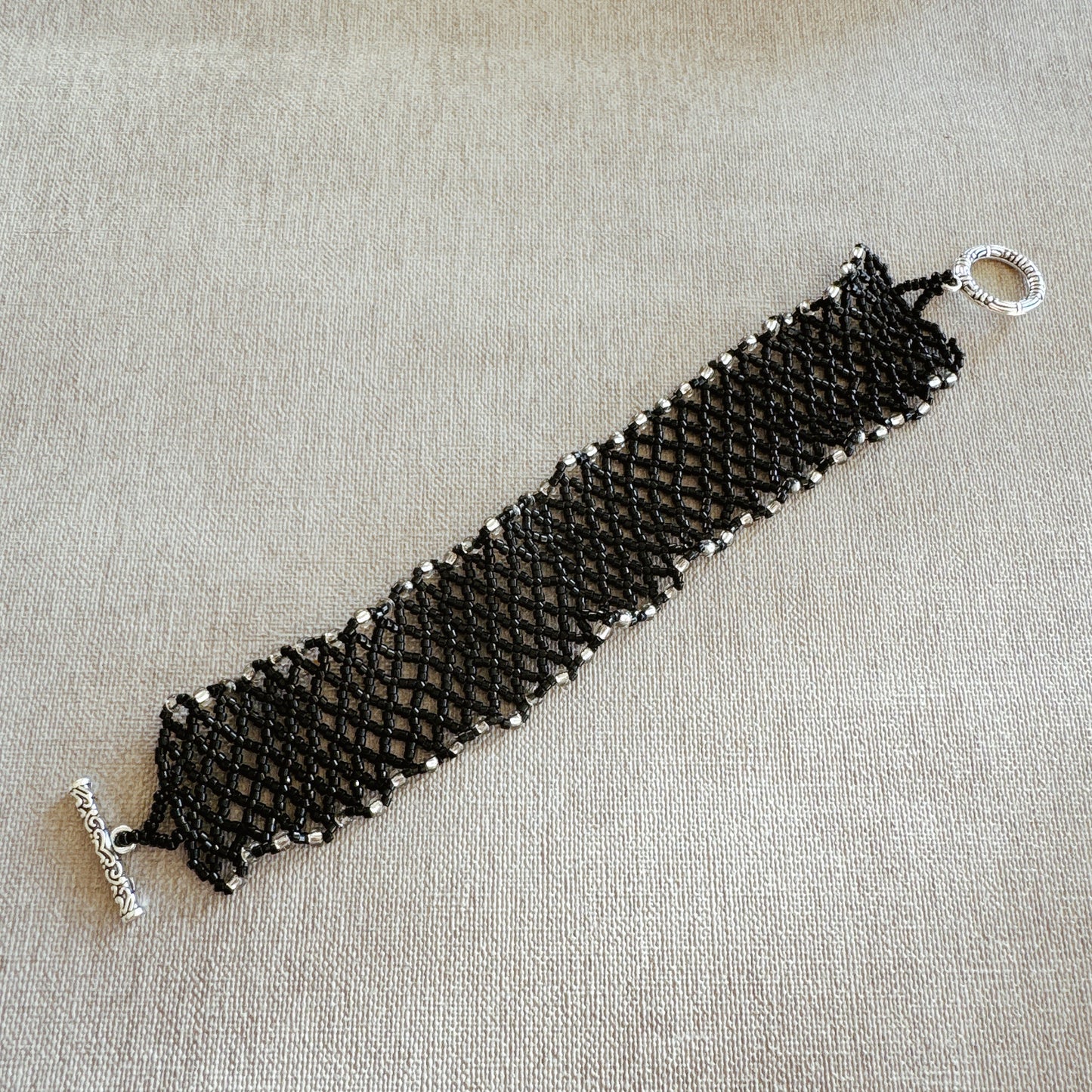 P143 Pulsera Red Nocturna