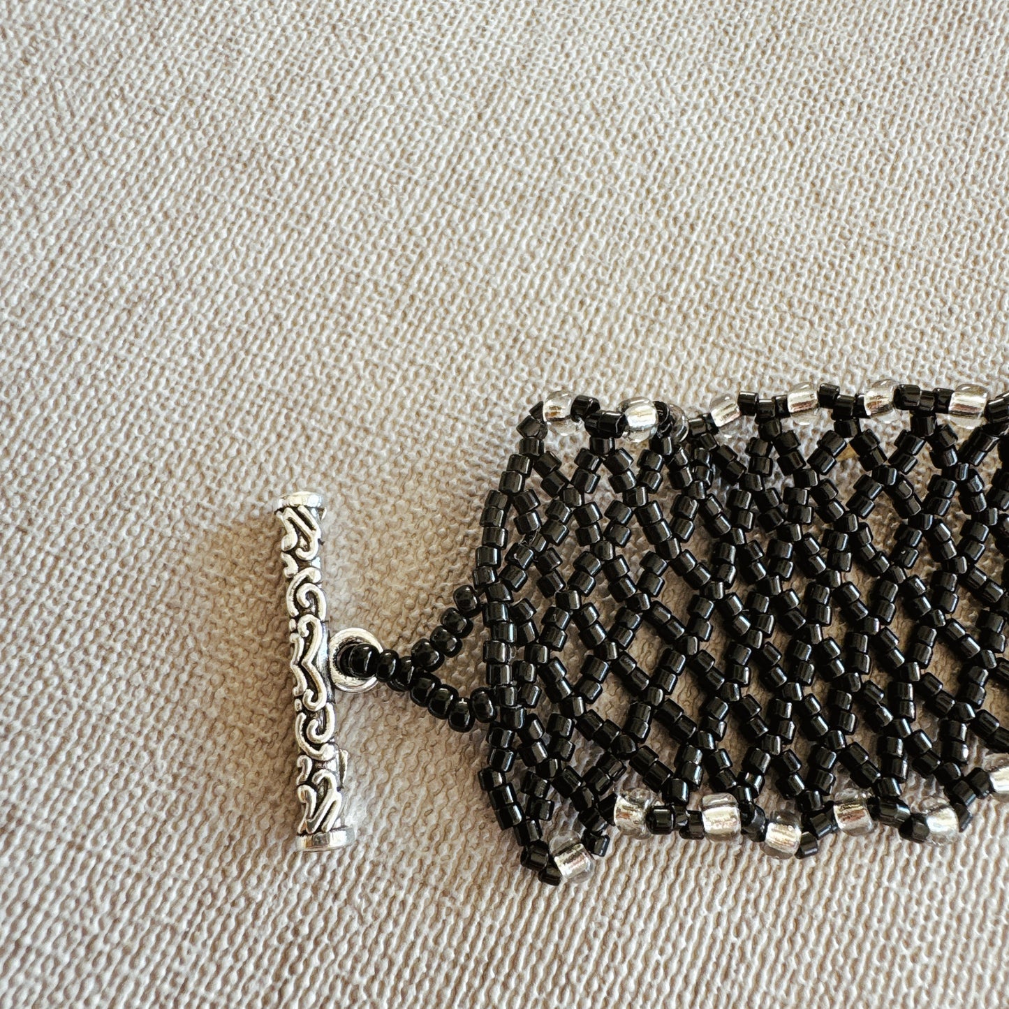 P143 Pulsera Red Nocturna