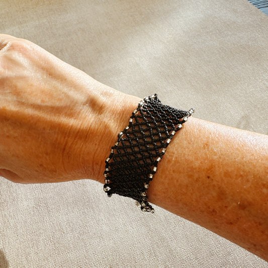 P143 Pulsera Red Nocturna