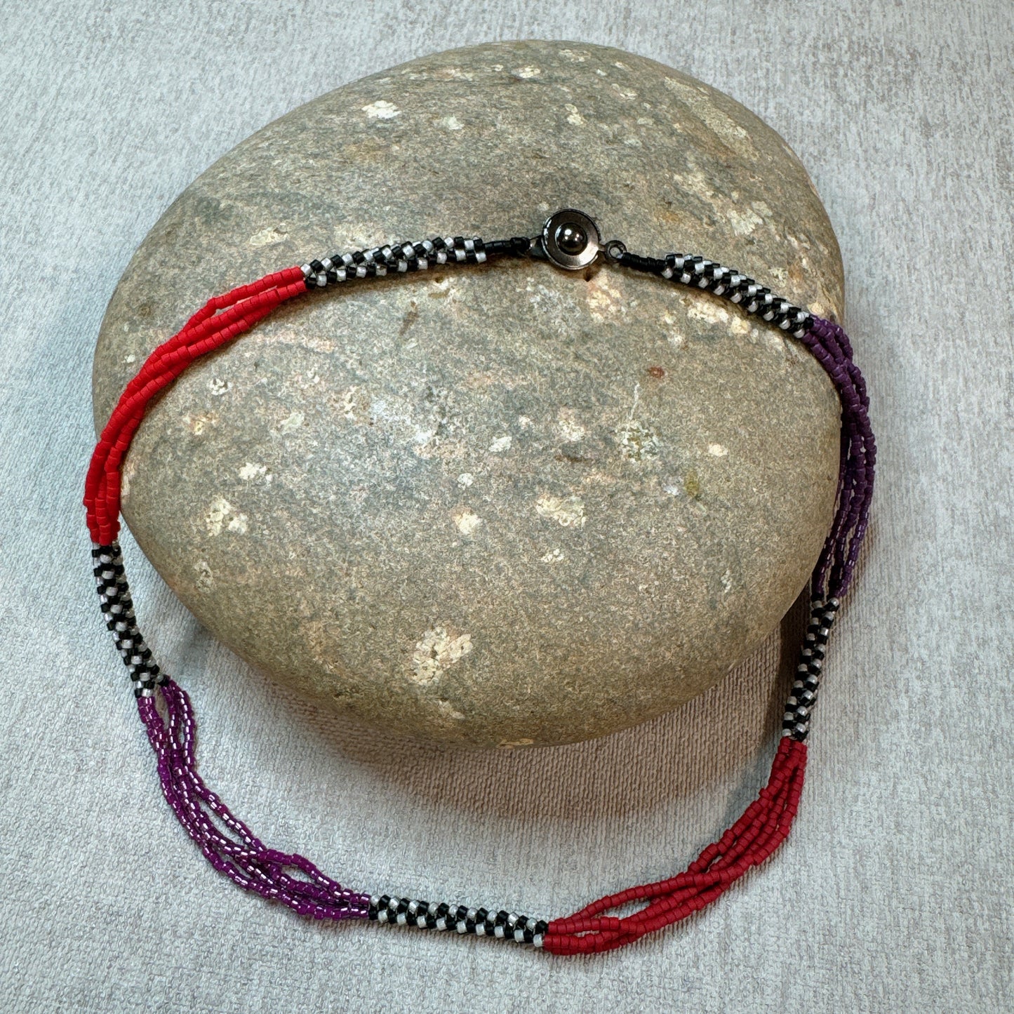 C056 Collar Colorín Punk