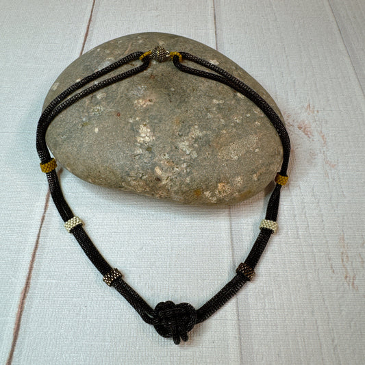 C058 Collar Lazo Profundo