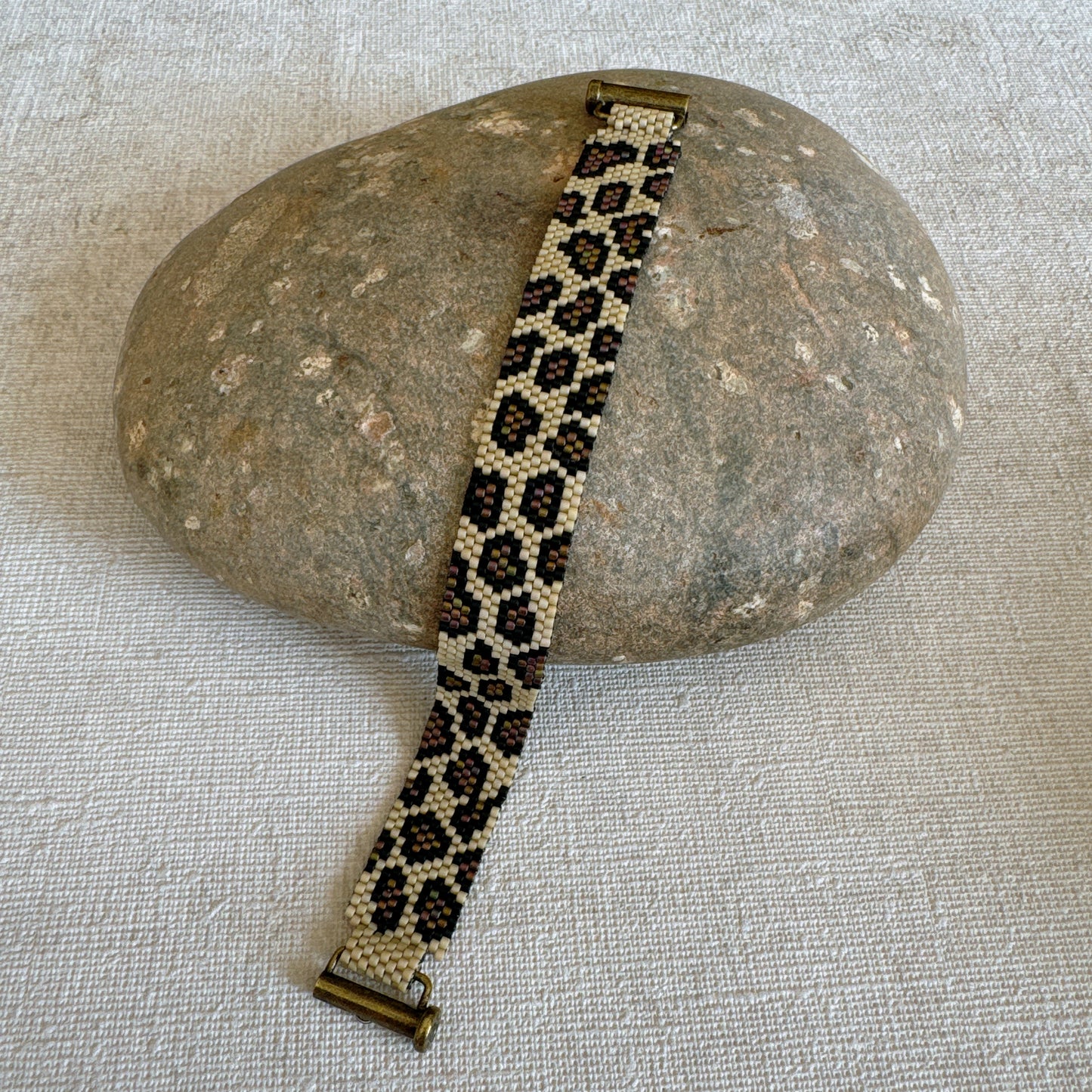 P150 Pulsera Felina Casual