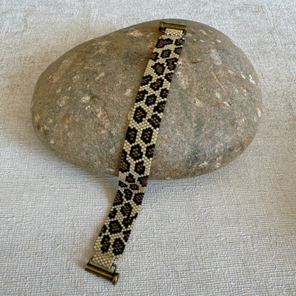 P150 Pulsera Felina Casual