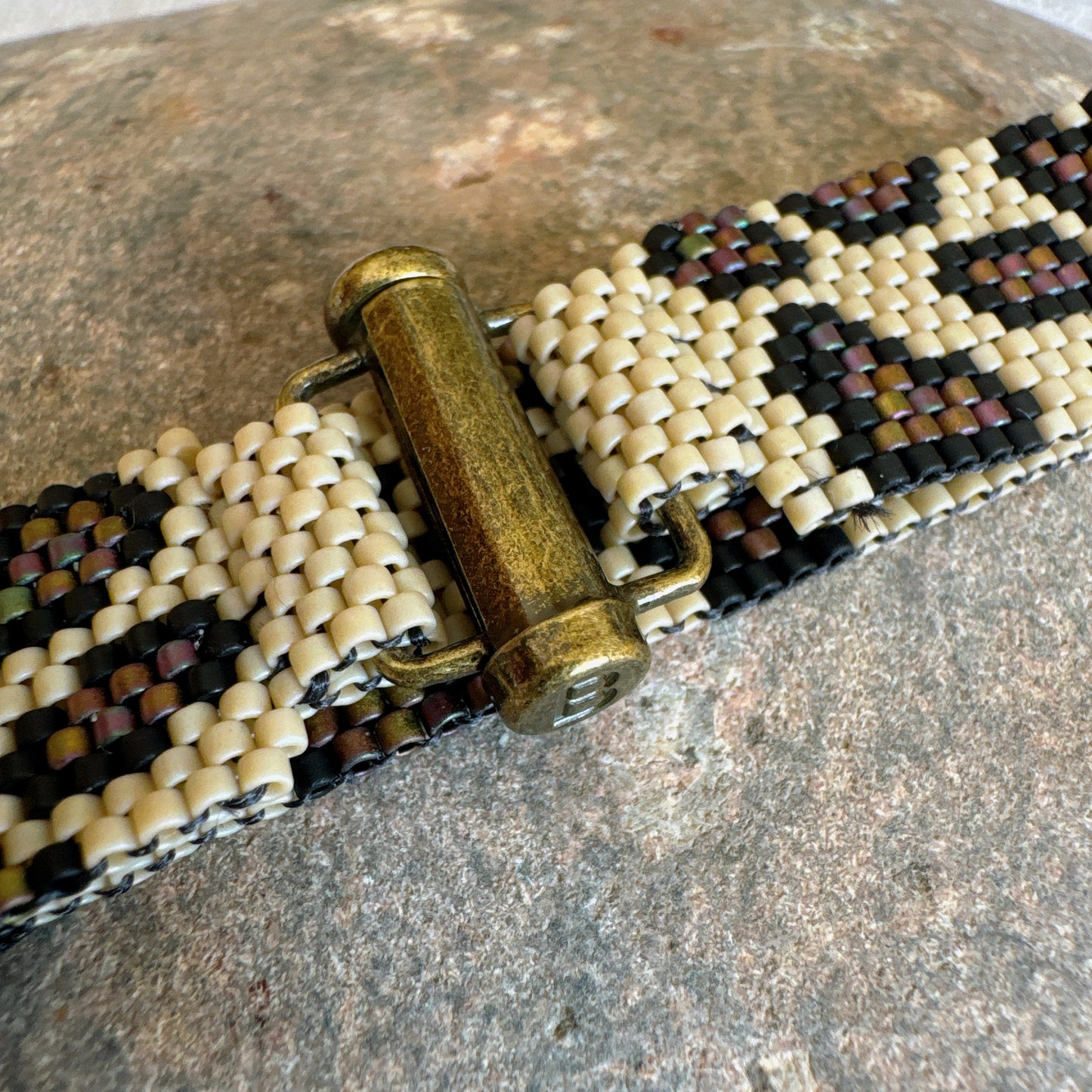 P150 Pulsera Felina Casual