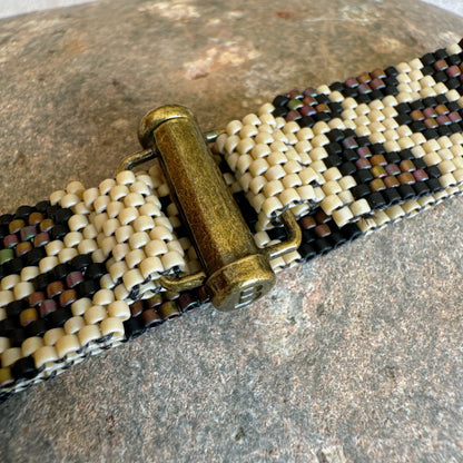 P150 Pulsera Felina Casual