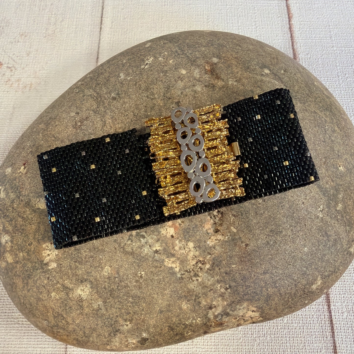 P160 Pulsera Negro Boreal