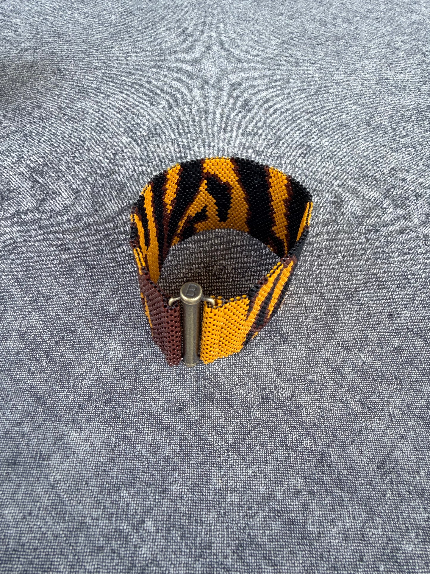 P209  Pulsera Africana