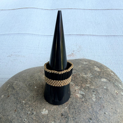 A056 Anillo Nocturno Dorado