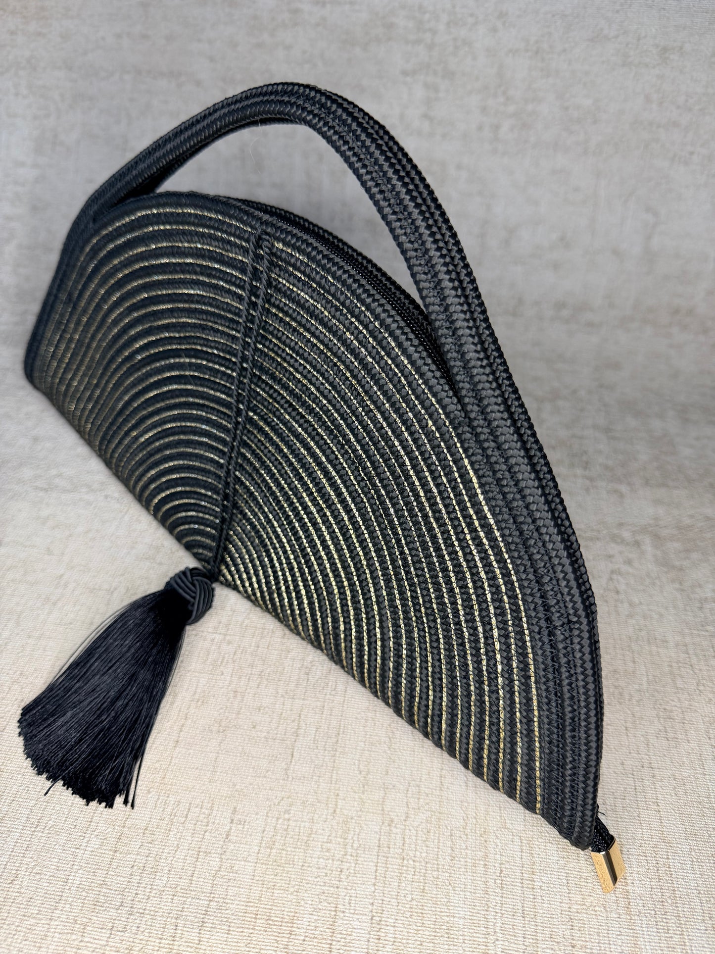 T029 Clutch Linea Dorada