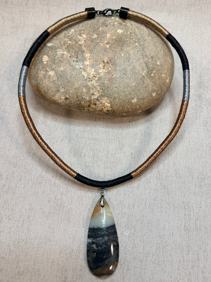C072 Collar Umbral MIneral