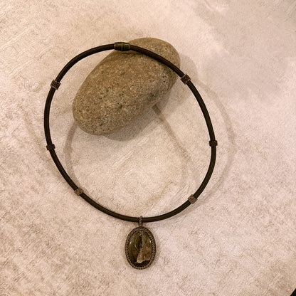 C030 Collar Raíz Cobriza