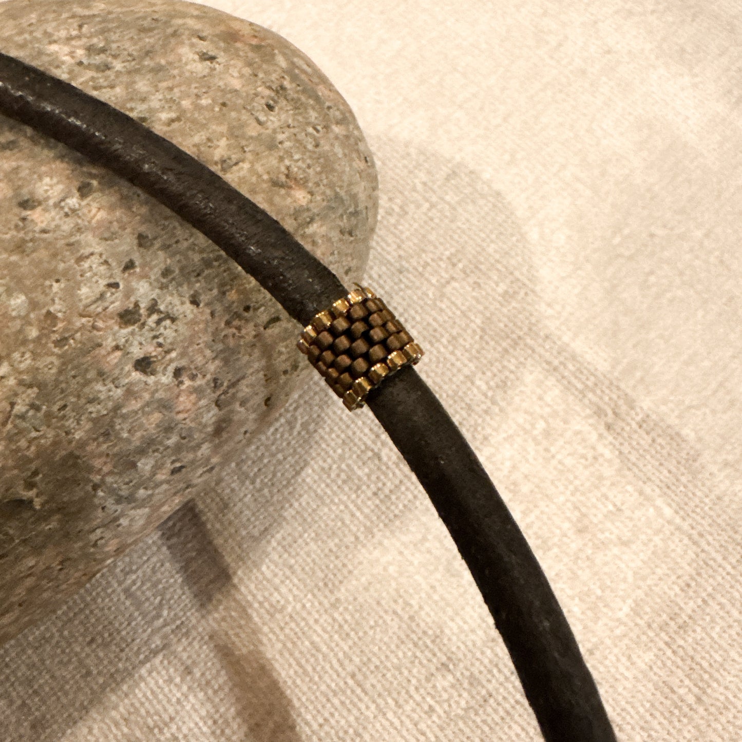 C030 Collar Raíz Cobriza