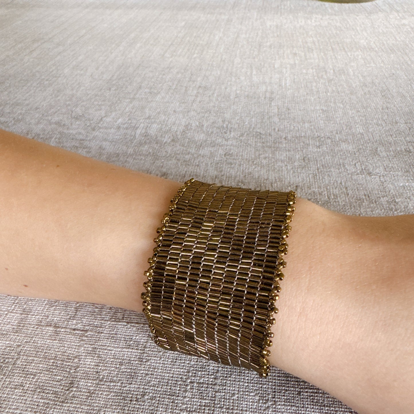 P111 Pulsera Tierra Brillante