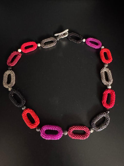 C021 Collar Cadena Rebelde