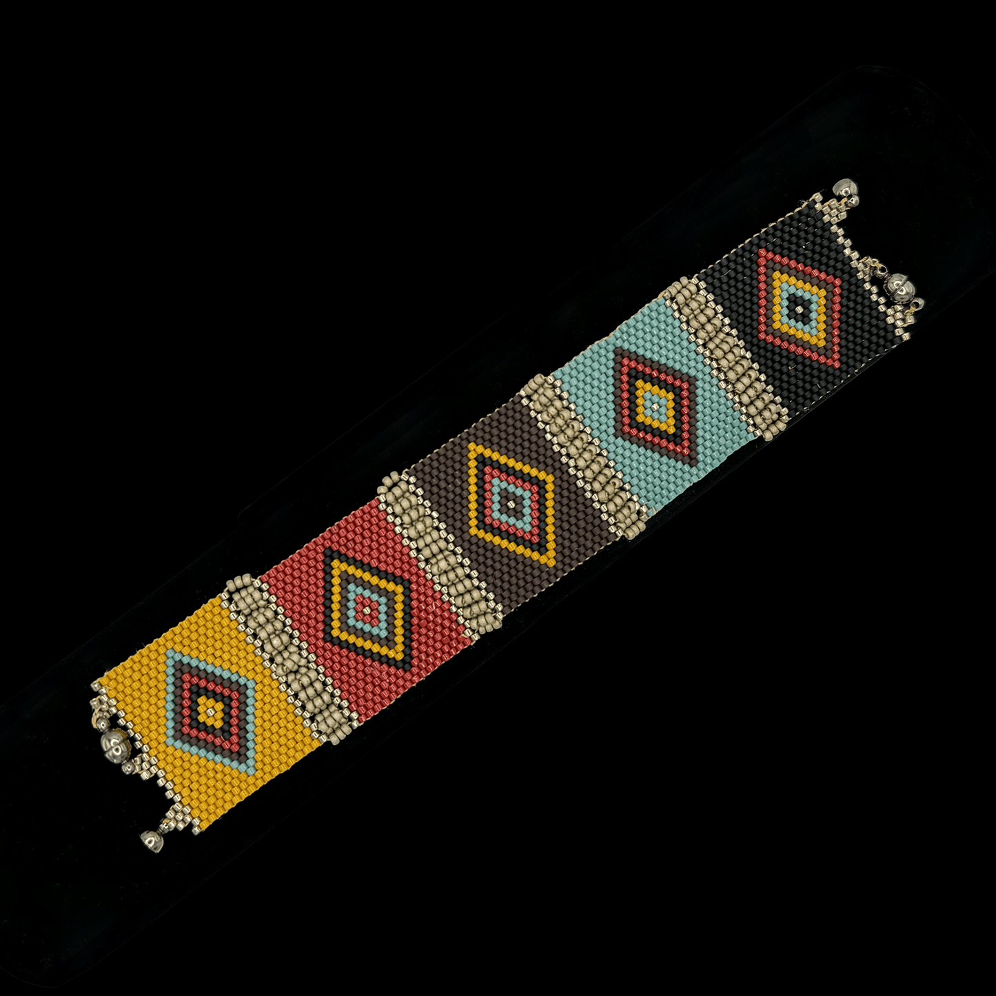P01 Pulsera Kilim